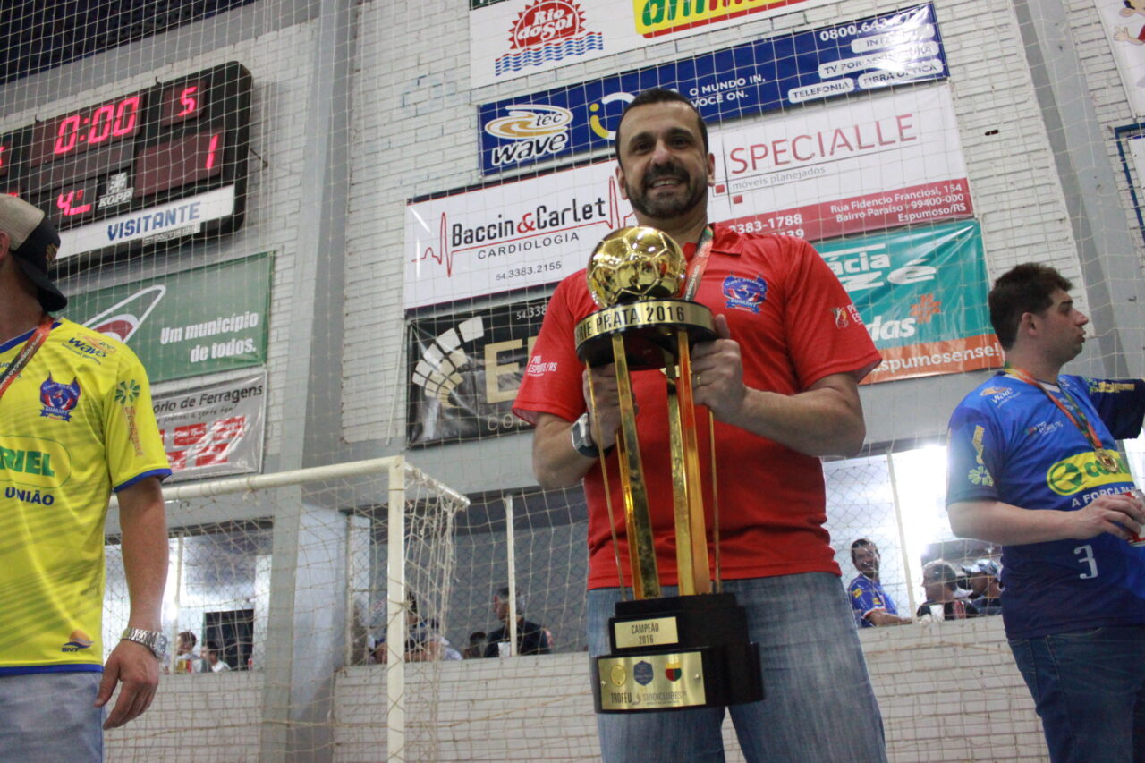 Vandré foi campeão com a equipe na temporada de 2016