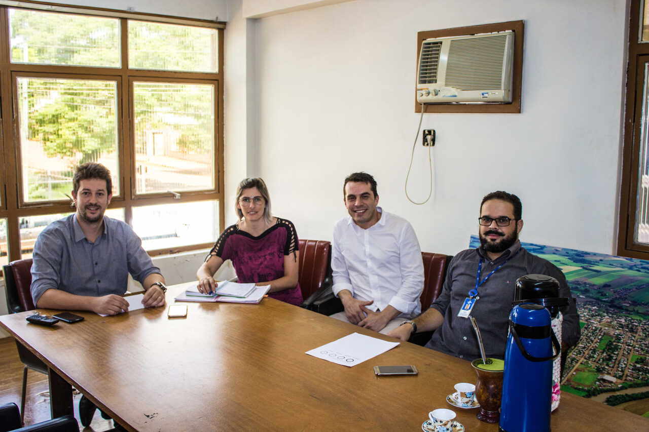 Reunião Administração  e Sebrae