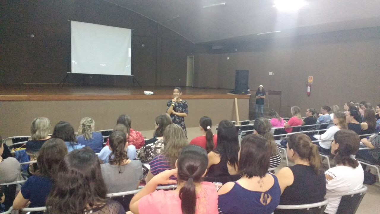 Mais de 100 professores estiveram presentes