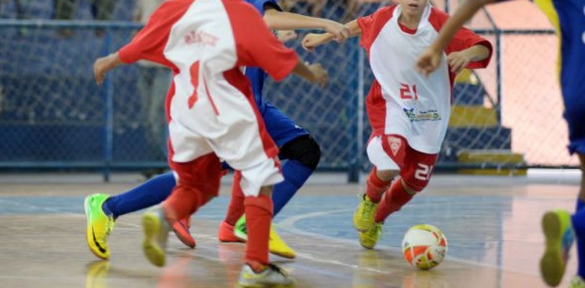 smel-realiza-primeiro-campeonato-de-futsal-infantil-em-umuarama-5ae77b1e14346
