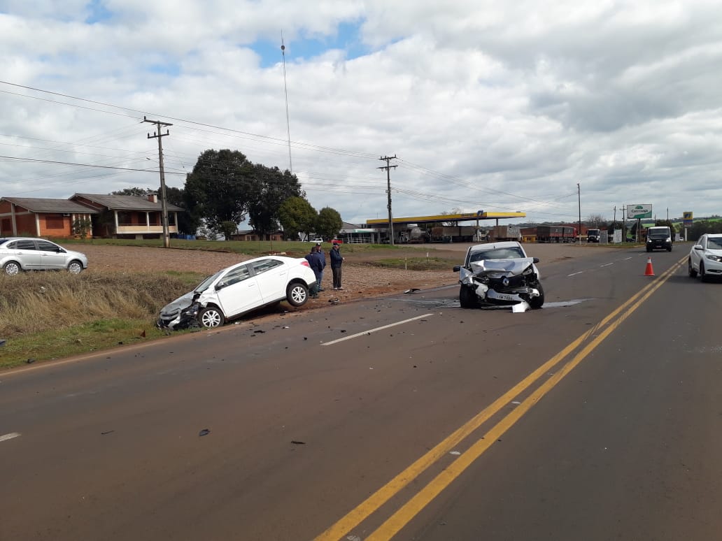 SELBACH-–-Acidente-na-ERS-223-em-Arroio-Grande-envolve-dois-carros-1
