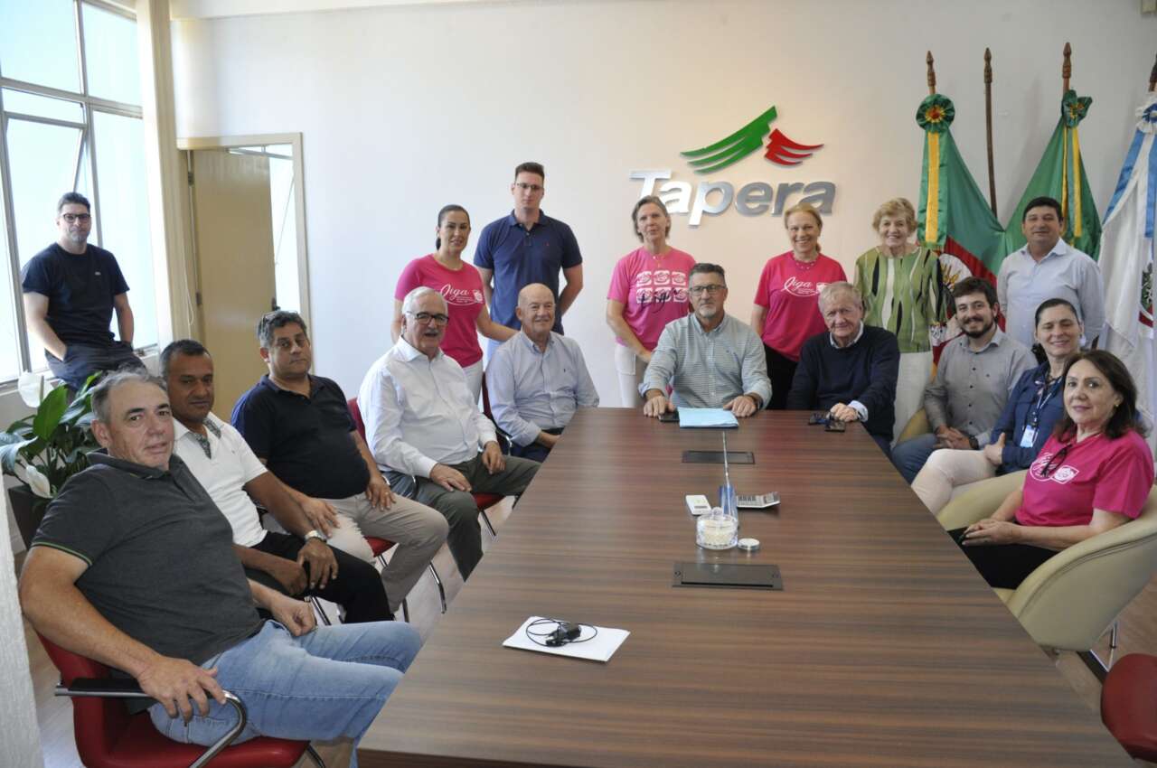 Deputado-Pedro-entregou-emendas-nesta-tarde-em-Tapera-1-scaled