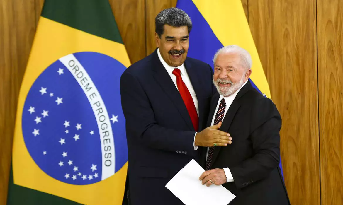 lula-e-maduro2_mcamgo_abr_29052023-19
