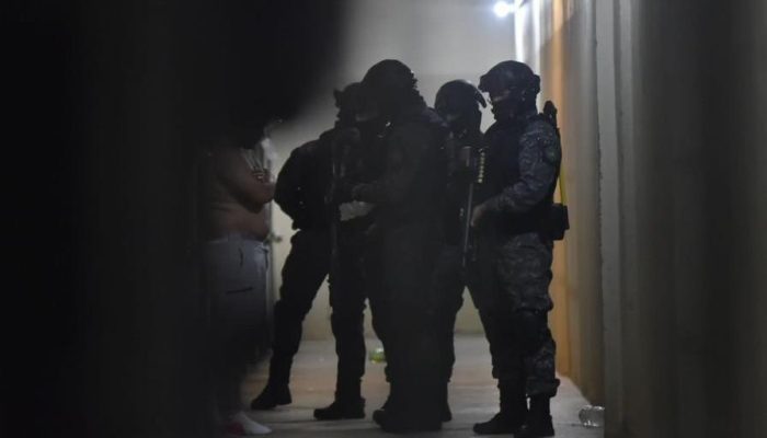 021FE6D1-E21B-4D84-B665-5AE69031A6A8