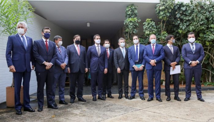 Leite e outros governadores estiveram reunidos em Brasília com Maia e Alcolumbre para tratar da vacina da Covid-19 - Foto: Gustavo Mansur/Palácio Piratini