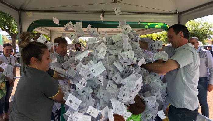 0360b6b9-f250-46d7-bc67-3801c3b2c8ca_Zoom