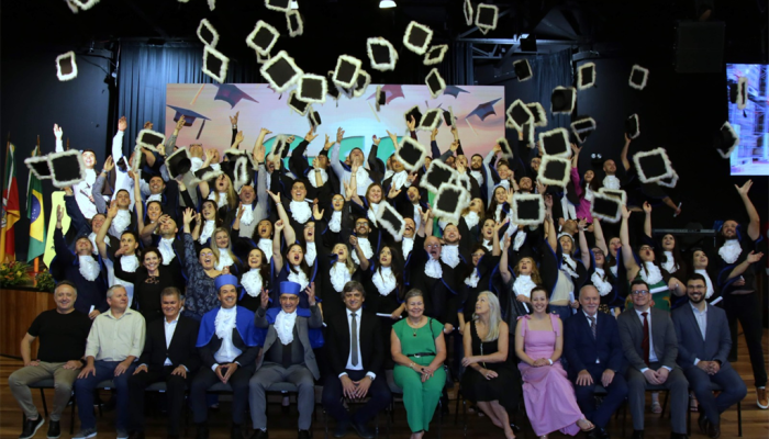 081726ae-1e8b-4b5e-822a-dd768661218e_Zoom