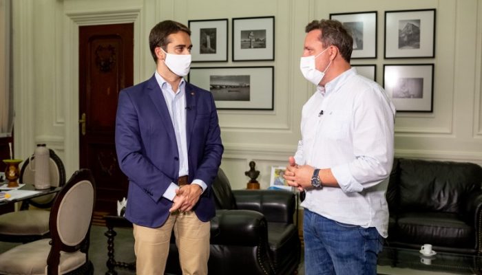 Leite e Covatti Filho destacam as vantagens que o RS terá com o reconhecimento como zona livre de febre aftosa - Foto: Gustavo Mansur / Palácio Piratini