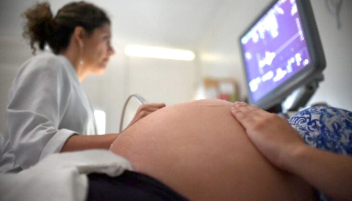 De janeiro a abril, o Rio Grande do Sul registrou 35 óbitos maternos por Covid-19 (Foto: André Borges/Agência Brasil)