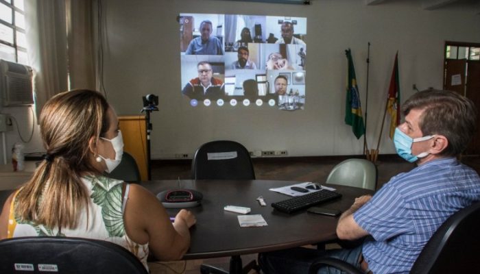 Reunião realizada por videoconferência discutiu medidas para fortalecer ações de vigilância contra a aftosa - Foto: Divulgação Seapdr