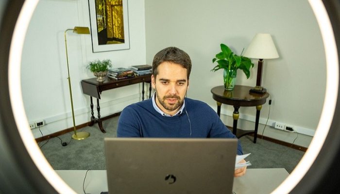 "A retomada iniciaria pela Educação Infantil porque, nessa rede, o cumprimento de dias letivos não é obrigatório", disse Leite - Foto: Gustavo Mansur / Palácio Piratini