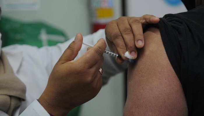 Atualmente, Pfizer prevê aplicação de duas doses do imunizante para garantir proteção contra o coronavírus
Antonio Valiente / Agencia RBS