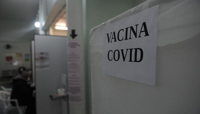 Aplicação da segunda dose das vacinas da AstraZeneca e da Pfizer serão antecipadas em duas semanas no RS
Antonio Valiente / Agencia RBS
