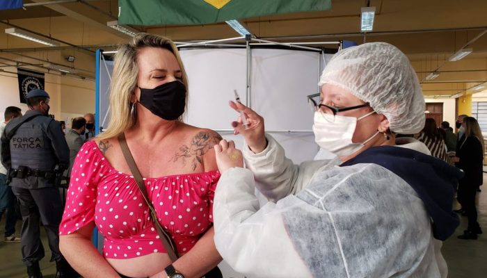 A vacinação em massa  Botucatu.