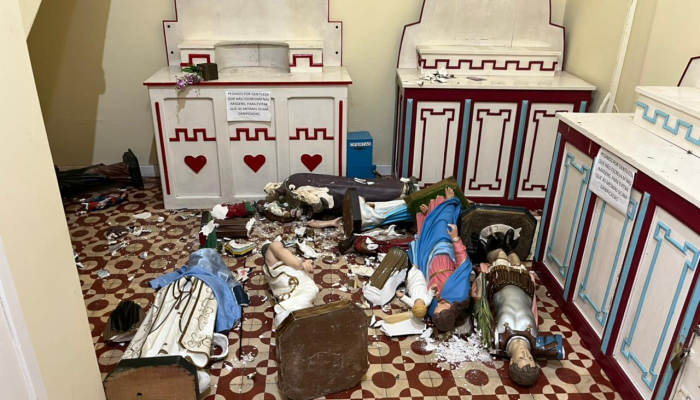 4208E7F1-25B5-493B-88F5-E39ECC500ECA