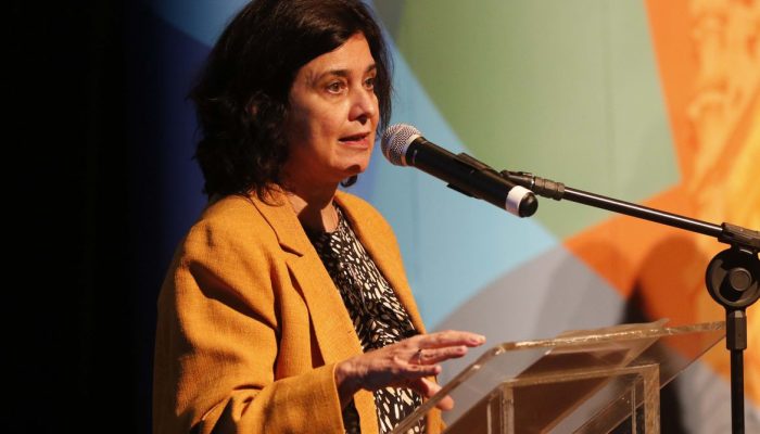 A presidente da Fundação Oswaldo Cruz (Fiocruz), Nísia Trindade, lança a exposição interativa e acessível Vida e saúde: relações (in)visíveis, no Museu da Vida, em Manguinhos.