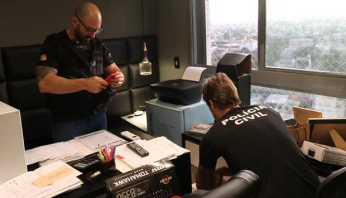 9C4ECF7B-1AB0-4B32-A66C-7DDAA9184CF5