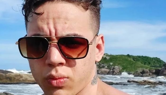 9D187C32-1875-474E-8B25-8F79831BB6AE