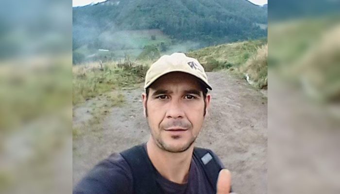 9D32E3A0-7194-4717-A9E9-A0A6904AE290