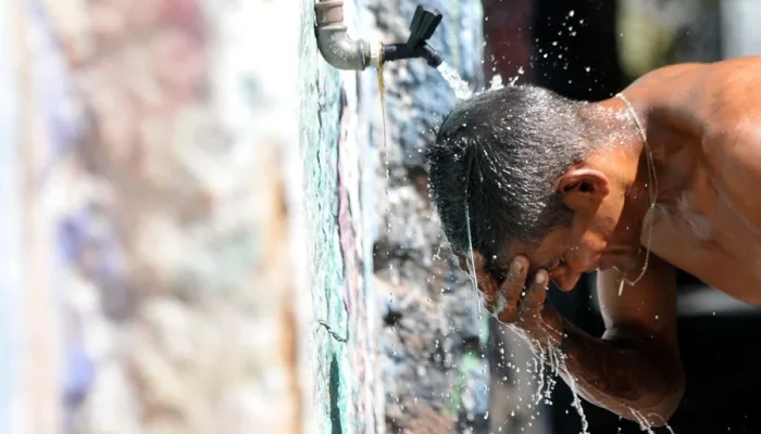 AGUADERUACALOREMPOA230213C