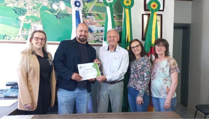 B63A7AEB-CFB9-4A9F-B356-DBB92916FAD1