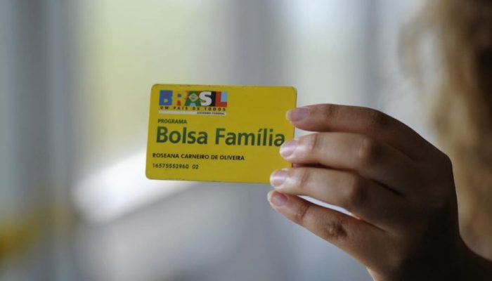 Cart-o-do-Bolsa-Familia-1024x512