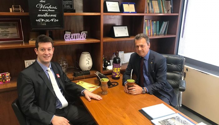 Cherini visita Fontana