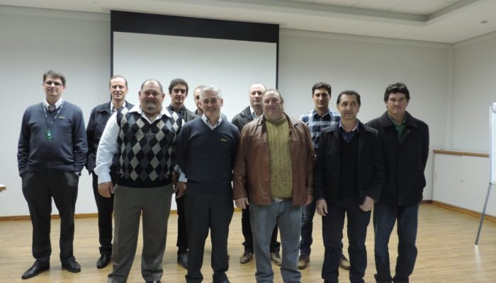 Conselheiros de administração, dirigentes e diretores eleitos.