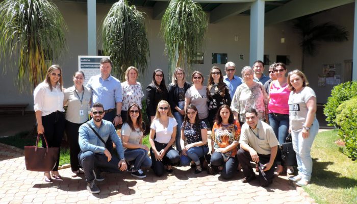 Em frente ao Sicoob Saromcredi