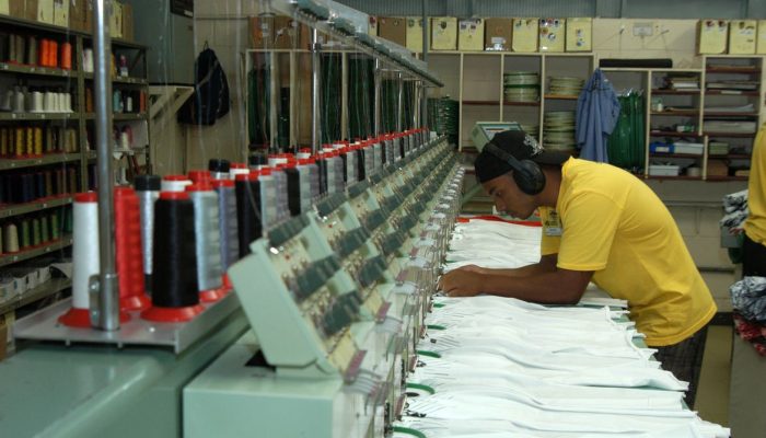 Indústrias, fábricas,Confecção Cobra D'agua,Confecção de roupas

Vila velha (ES) 19.05.2006 - Foto Miguel Ângelo