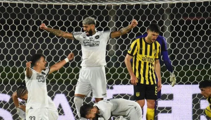 FBL-LIBERTADORES-PE-AROL-BOTAFOGO