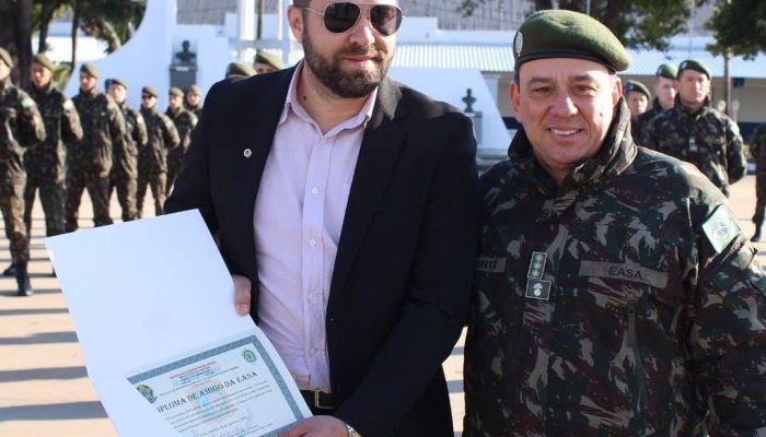 FF898BB9-0512-41B2-B597-5089F53E7848