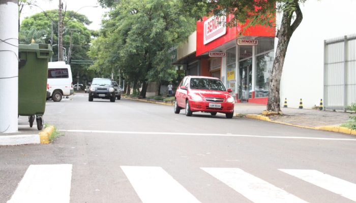 Avenida Ângelo Macalós terá duas novas lombadas para redução de velocidade