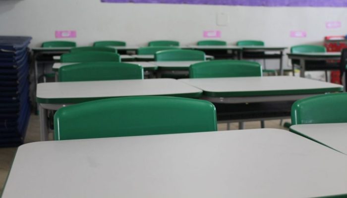 NAO-ME-TOQUE-–-Secretaria-de-Educacao-investe-na-aquisicao-de-mobiliario-escolar-1-1024x683