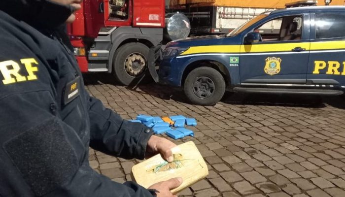 PRF-apreende-carga-milionaria-de-cocaina-e-pasta-base-em-Carazinho-1-1024x461