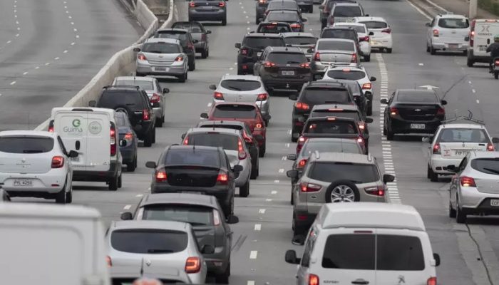 Trânsito intenso de veículos na Avenida Radial Leste, em São Paulo
Foto: Paulo Lopes/BW Press/Estadão Conteúdo