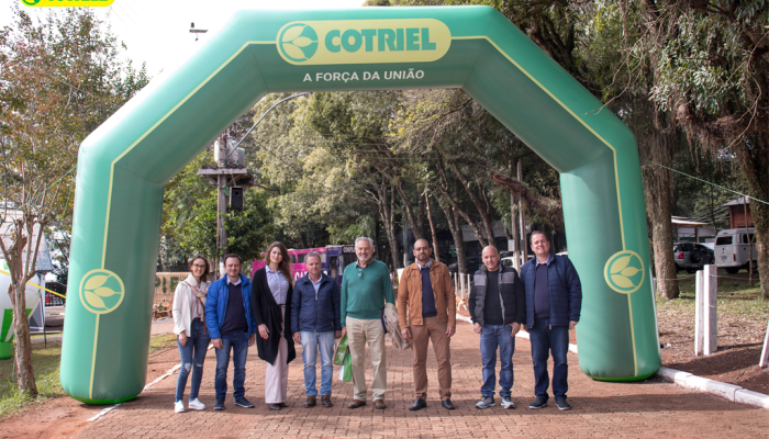 a8f27a90-dfc8-4458-9b68-9fa12c9ee44b_Zoom