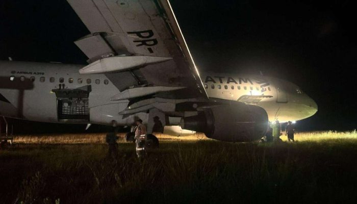 cotidiano-aviao-da-latam-sai-da-pista-ao-pousar-em-chapeco-2-718-1536x864