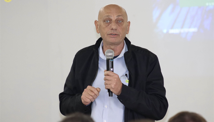 ead6b1c2-dd54-4443-bf5d-b294f1995988_Zoom