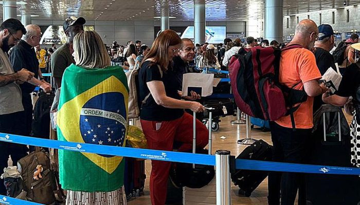 Tel Aviv, Israel – Brasileiros em Israel se preparam para serem repatriados em avião da FAB que chegou a Tel Aviv. Foto: X/Ministério das Relações Exteriores
