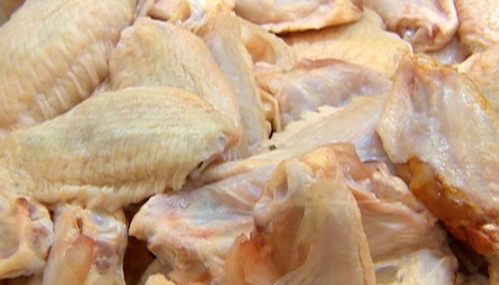 Carne de frango — Foto: Reprodução/TV Fronteira