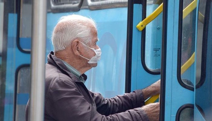 idoso_mascara_onibus