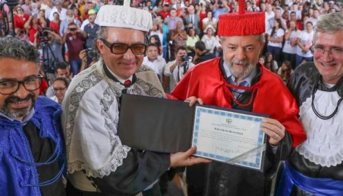 Foto: Ricardo Stuckert/Instituto Lula/ Título da UNEAL concedido ao ex-presidente Lula