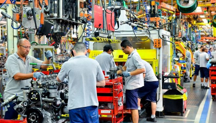 industria_automotiva_linha_de_montagem_mercedes_benz_divulgacao_mercedes_benz-1511162