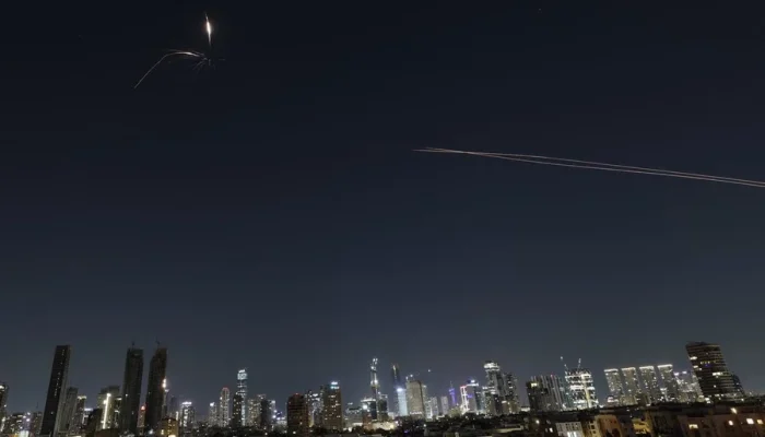 Ofensiva envolveu forças terrestres, aéreas e navais em uma estratégia de saturação
Foto : Jack Guez / AFP