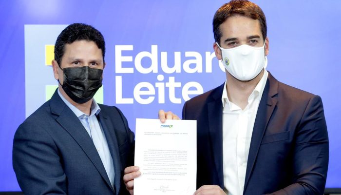 Governador entregou carta de inscrição nesta terça-feira | Foto: Divulgação