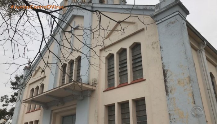 Paróquia São Pedro Operário fica no bairro Fião, em São Leopoldo — Foto: Reprodução/RBS TV