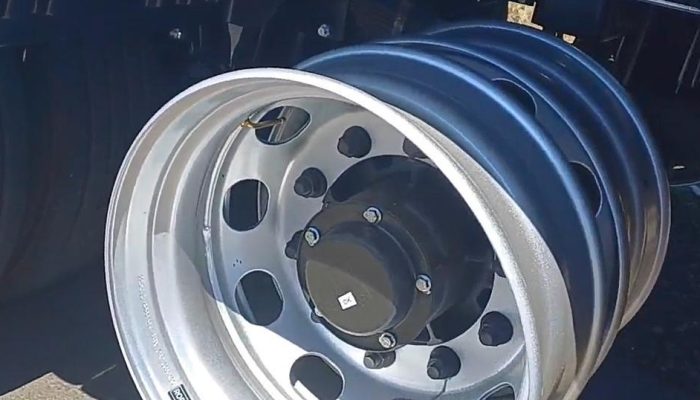 m3-transito-carreta-e-flagrada-transitando-sem-13-pneus-na-br-116-14