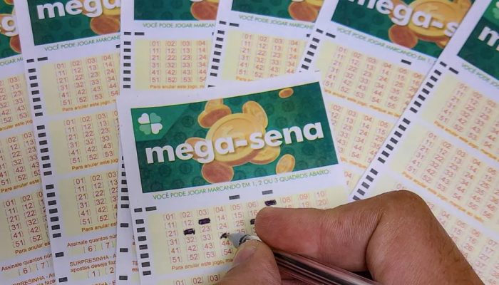 mega-sena-acumula-e-premio-vai-a-r-160-milhoes