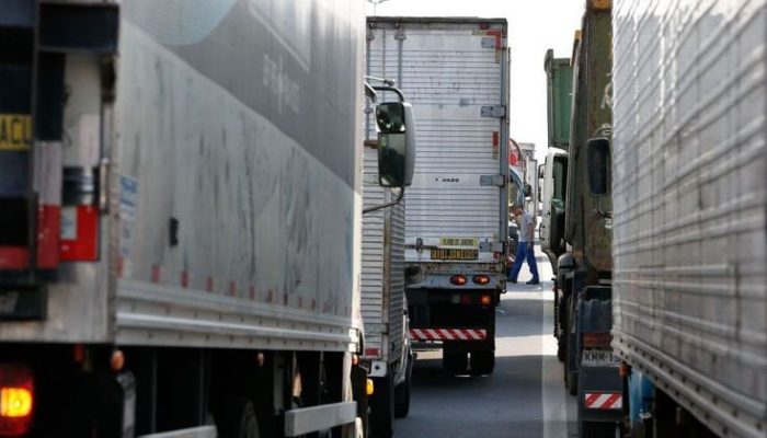 paralisacao-dos-caminhoneiros-na-rodovia-presidente-dutra-no-rio-de-janeiro-05072021212759945